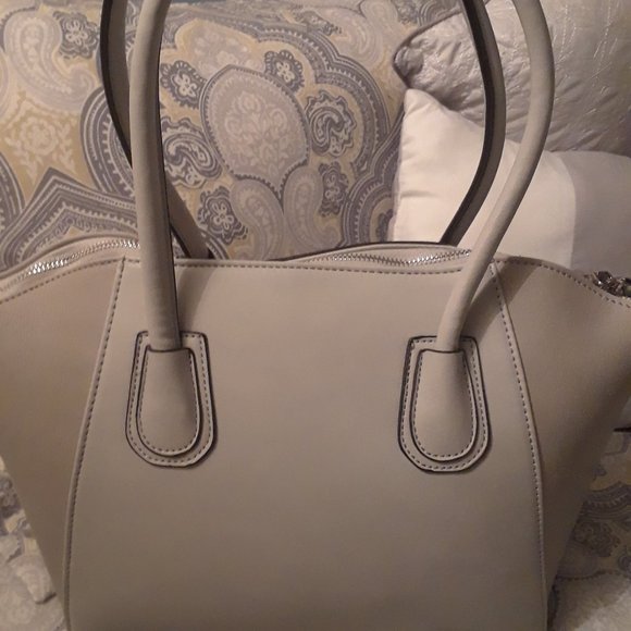 Adrienne Vittadini bag - Picture 2 of 3